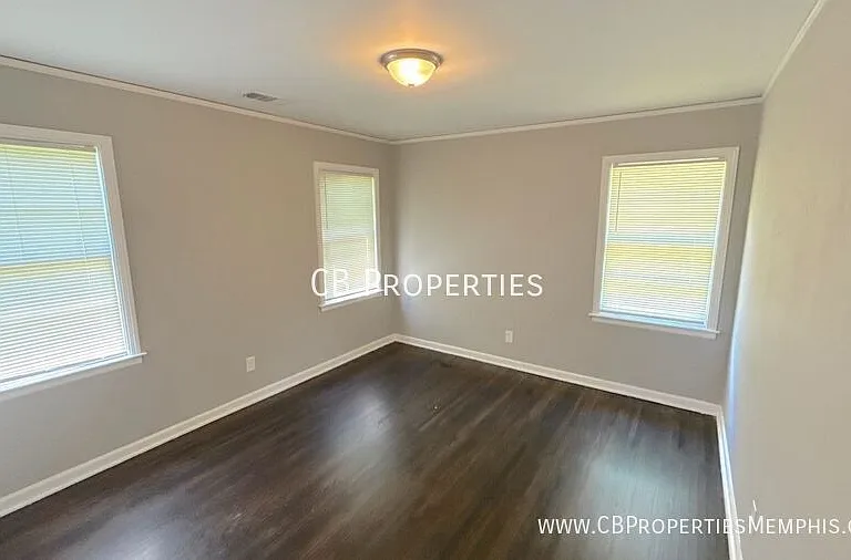 1570 Jay Cv — Photo 4