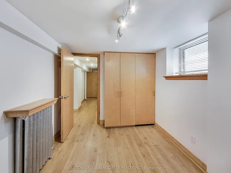 20 Kendal Ave #LOWER — Photo 8