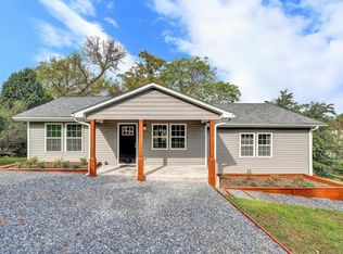 1005 S Pollard St, Vinton, VA 24179