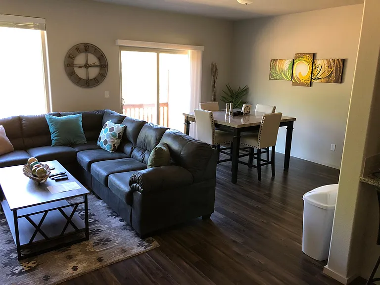 1418 NE 83rd Dr — Photo 3