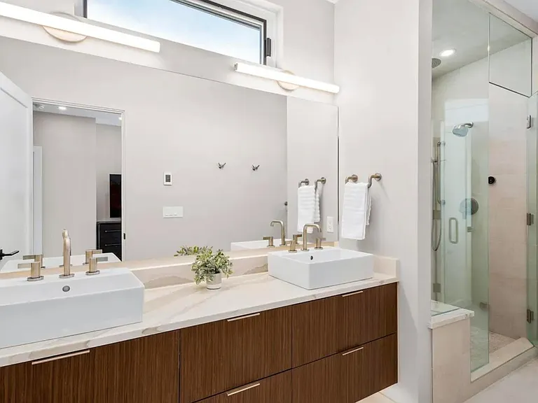 424 Jewels Ln — Photo 8