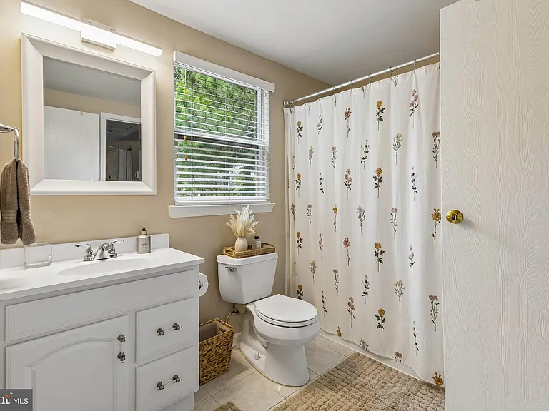 3933 Greencastle Rd #307 — Photo 13