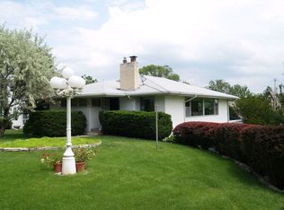 1494 Edgcumbe Rd, Saint Paul, MN 55116