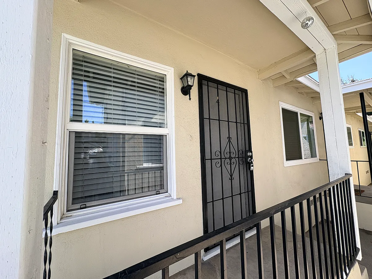 Building Photo - 1062 N Huntington Blvd #4