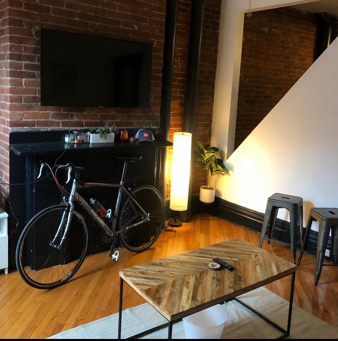 2 bed, 1.5 bath, 2500 sqft, $1,500 — Photo 3
