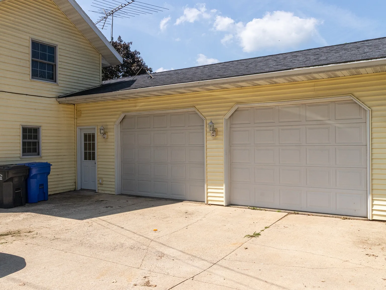 2 bed, 1400 sqft, $1,600 — Photo 3