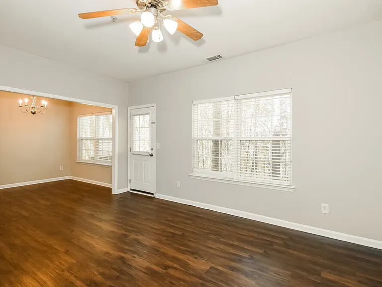 204 Ranier Ct — Photo 6