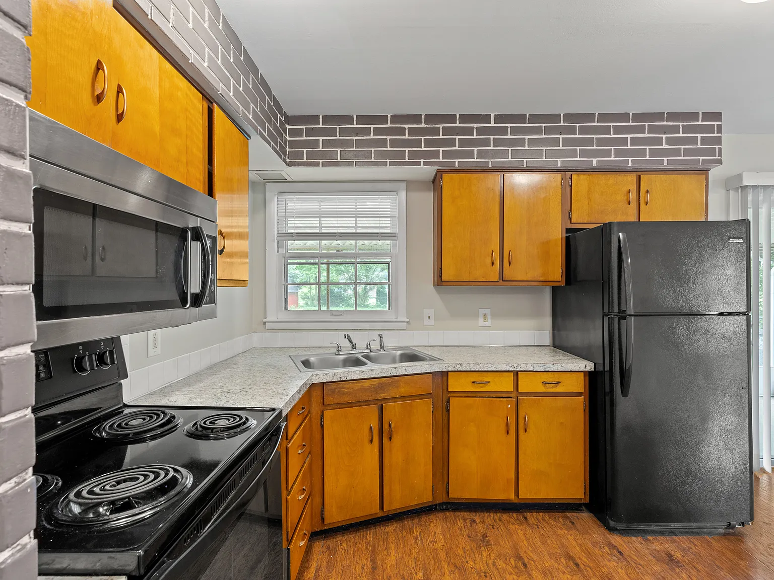 3560 Lansdowne Drive - 1 — Photo 4