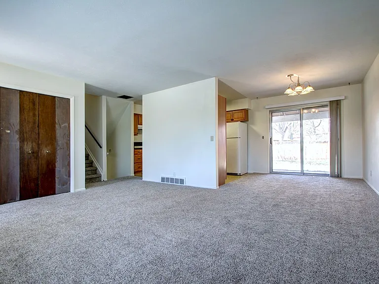 2911 S Clarkson St — Photo 7