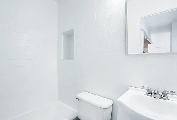 Rented by New York Casas Ltd. | media 12