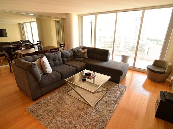 2nd image of 1717 N Bayshore Dr APT 1140