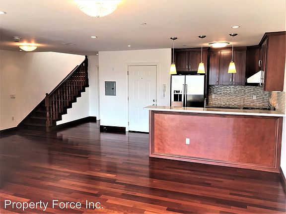 5th image of 821 Taraval St APT C