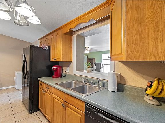 5th image of 151 Cory Ct