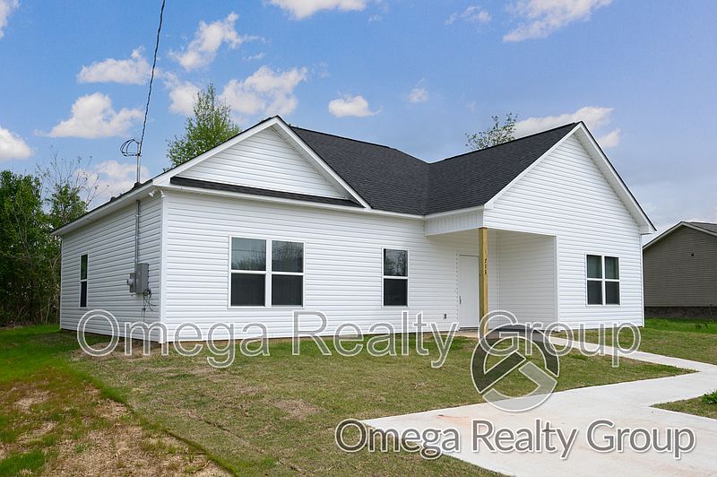 1st image of 713 10th Ln