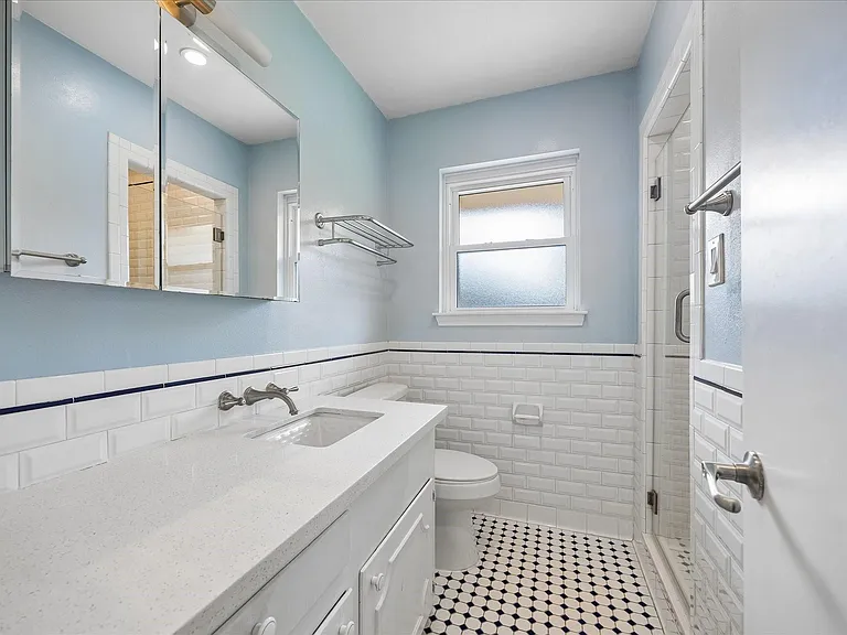 8922 Springview Ln — Photo 10