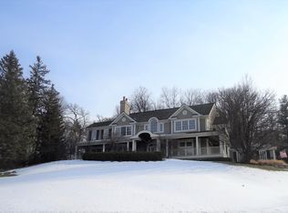 663 Shabbona Dr, Fontana, WI 53125