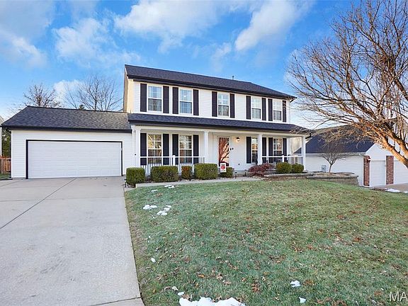 2nd image of 3 Autumn Grove Ct