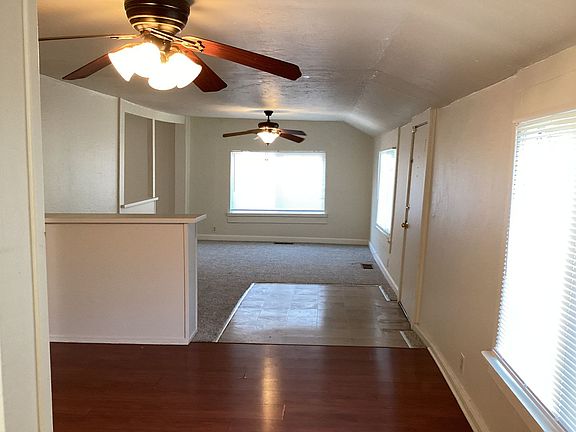 3rd image of 918 11th St