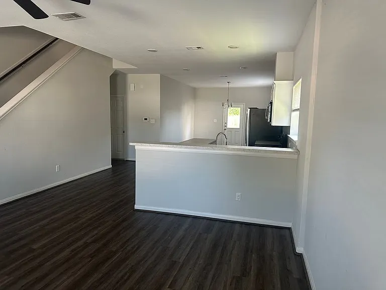 8718 Scott St #B — Photo 16
