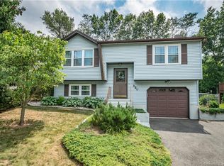 121 Meetinghouse Rdg, Meriden, CT 06450