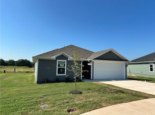 1020 Rently St, Prairie Grove, AR 72753