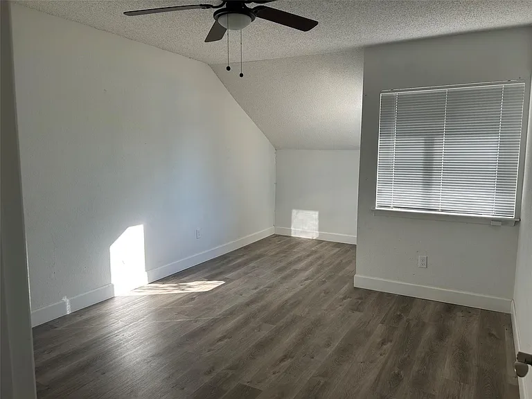 6119 Dryad Dr — Photo 13