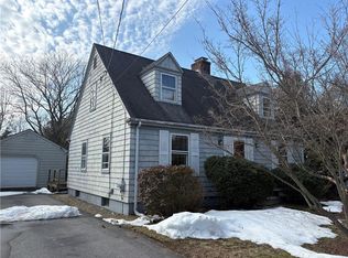 10 Jesse Davis Ln, Barrington, RI 02806
