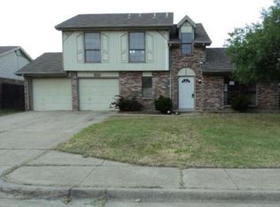 107 London Ln, Glenn Heights, TX 75154