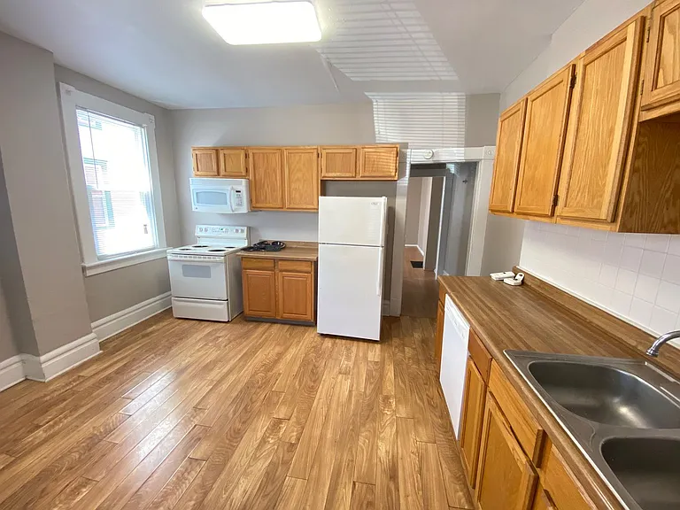 Hunter Ave 1444-1446 MLR (LH2) — Photo 15