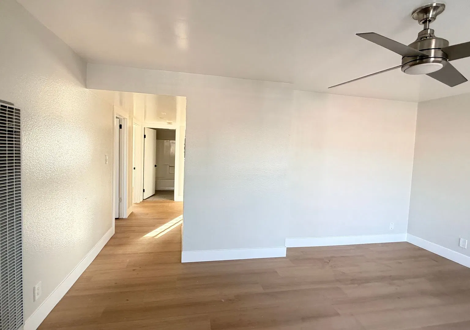 11306-08 S. Figueroa Street — Photo 1