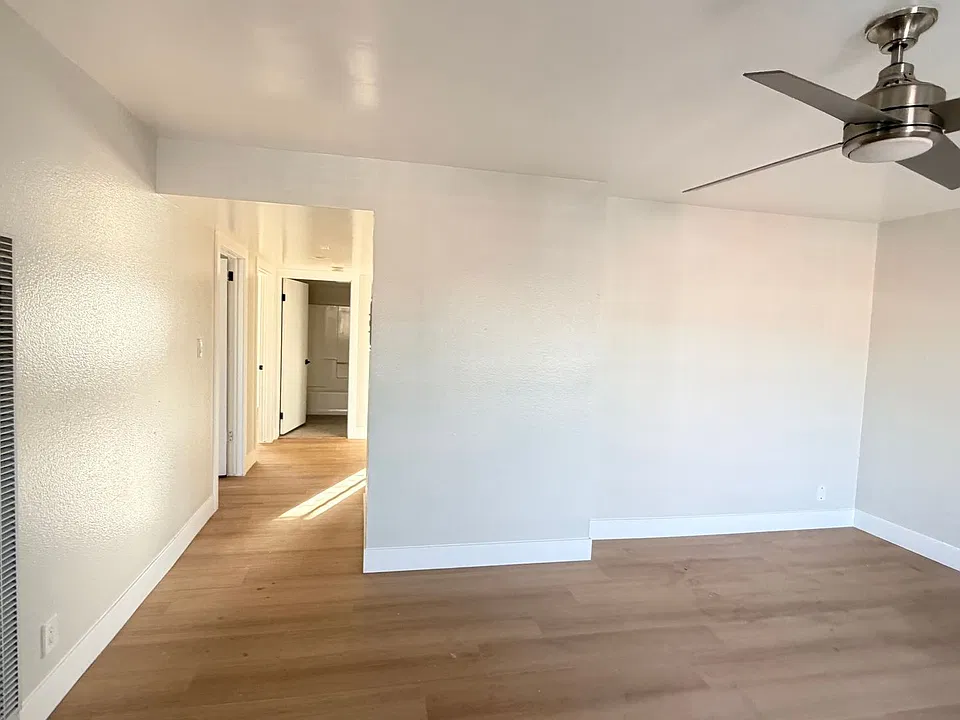 11306-08 S Figueroa St
