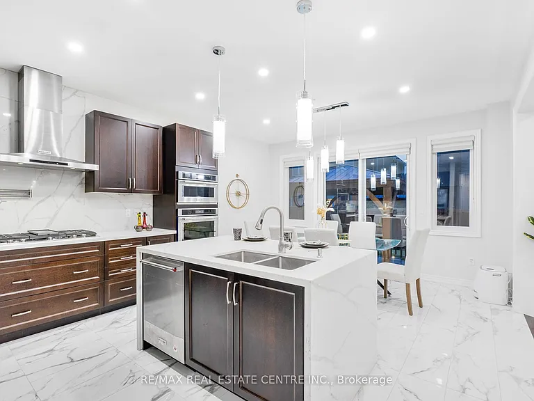 5 Forsyth Cres E — Photo 10