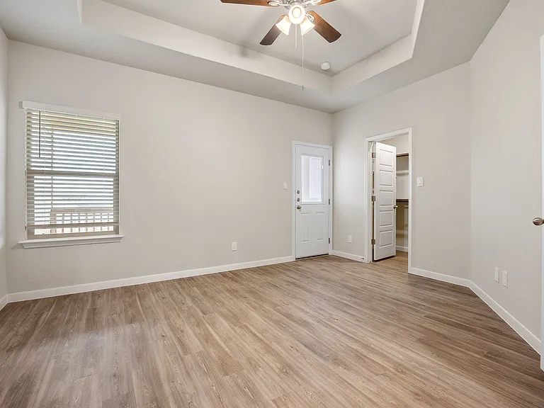 354 Emma Dr — Photo 10
