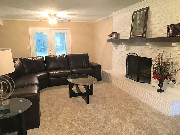 Great room/gas fireplace