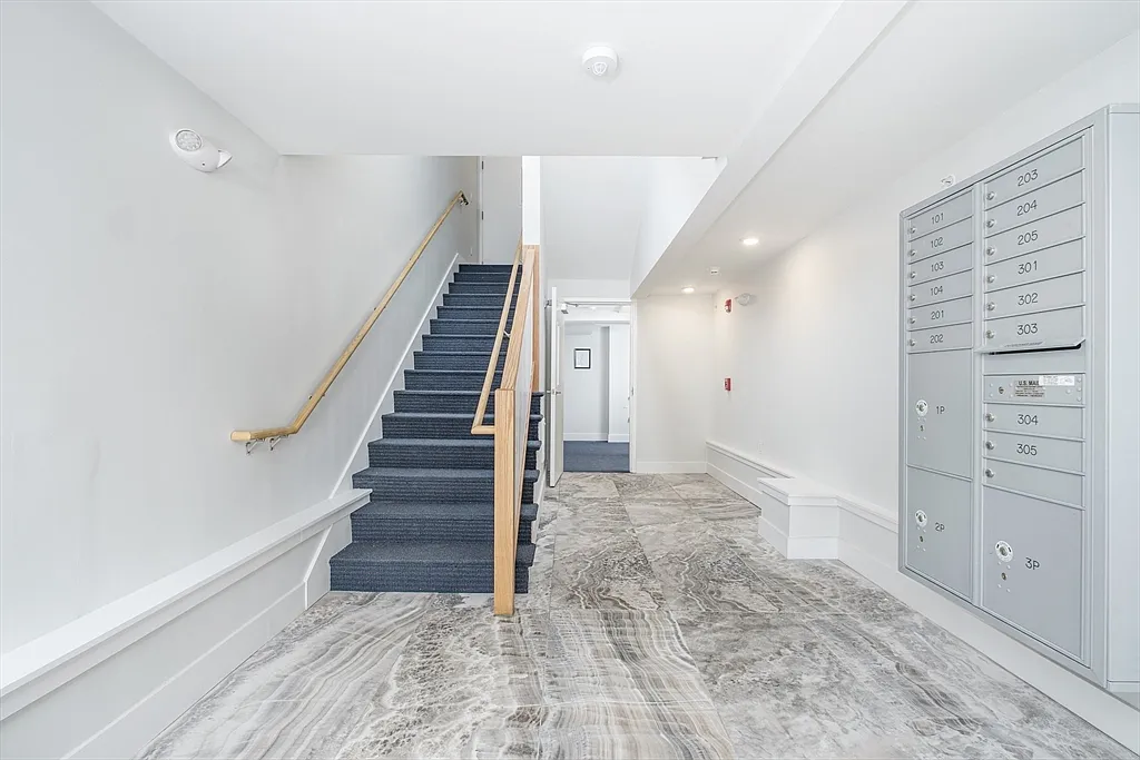 1 bed, 1.0 bath, 467 sqft, $2,250 — Photo 2