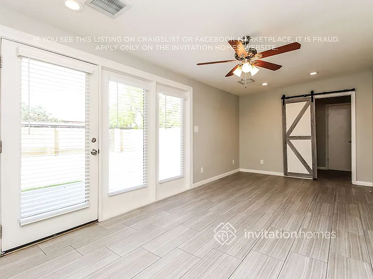 1027 E Frost Dr — Photo 5