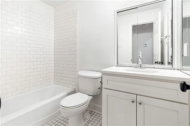 910 Chartres St #1 — Photo 9