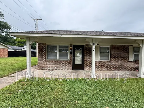 817 Park St Photo 1