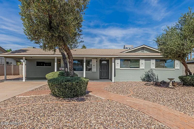 4 bed, 2.0 bath, 1700 sqft, $2,980 — Photo 3