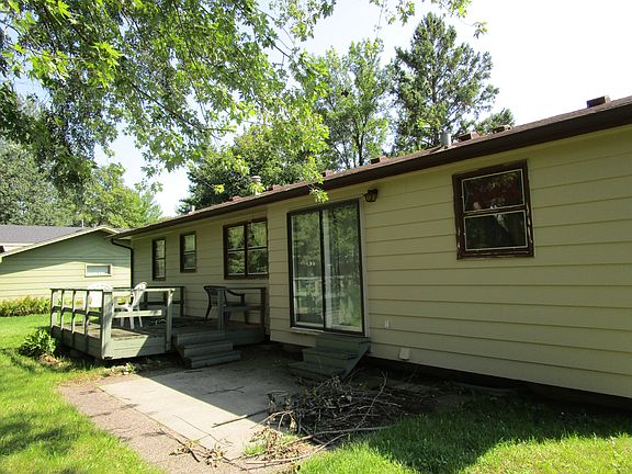 4th image of 632 15th St SE
