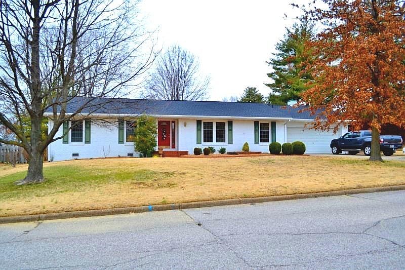 1st image of 3206 Aspen Dr