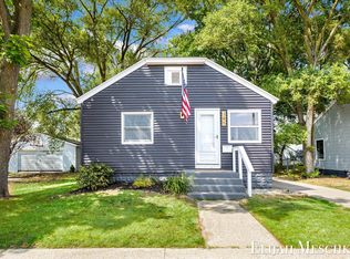 385 W 22nd St, Holland, MI 49423