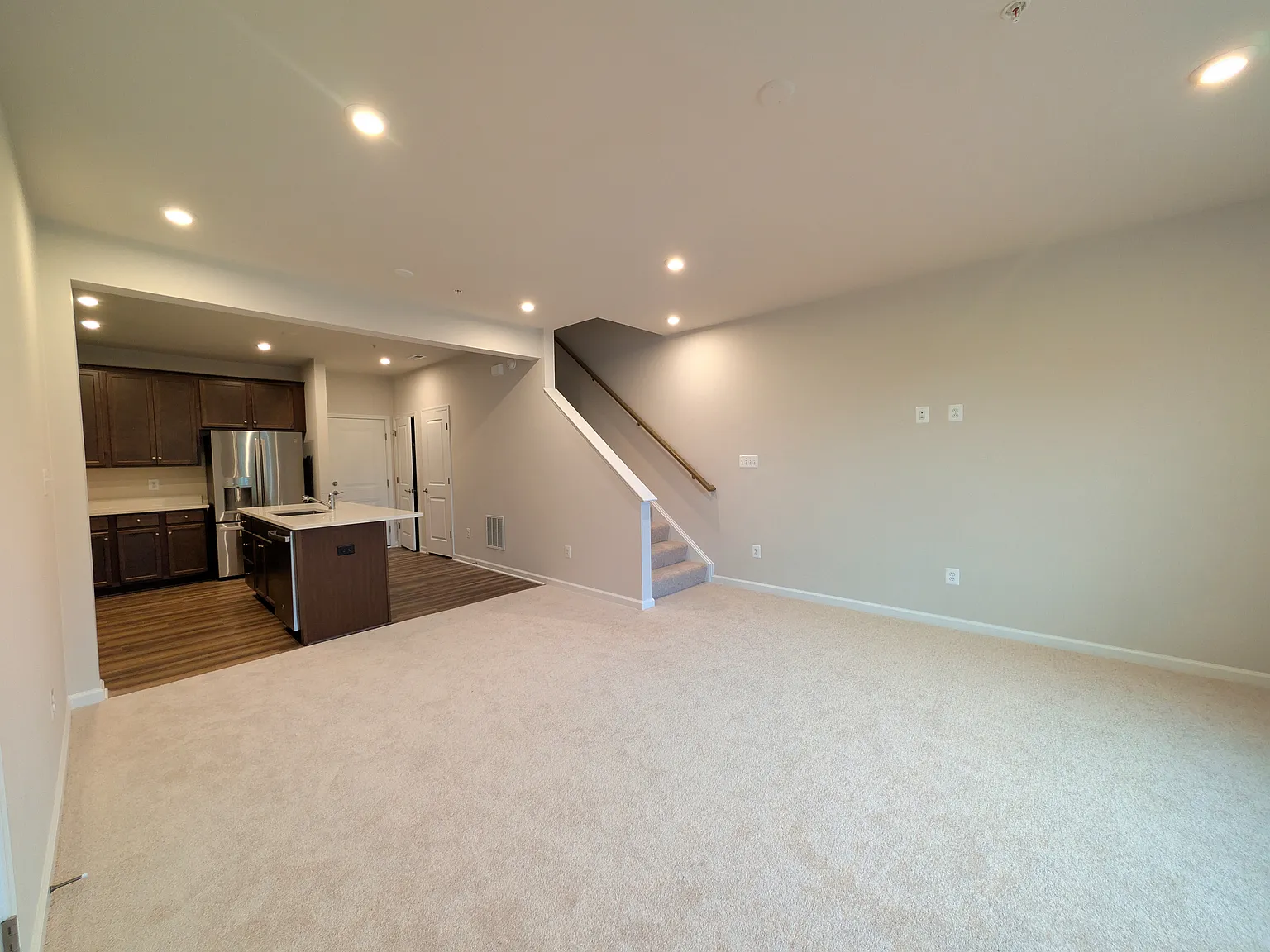 3 bed, 2.5 bath, 1573 sqft, $3,300 — Photo 4