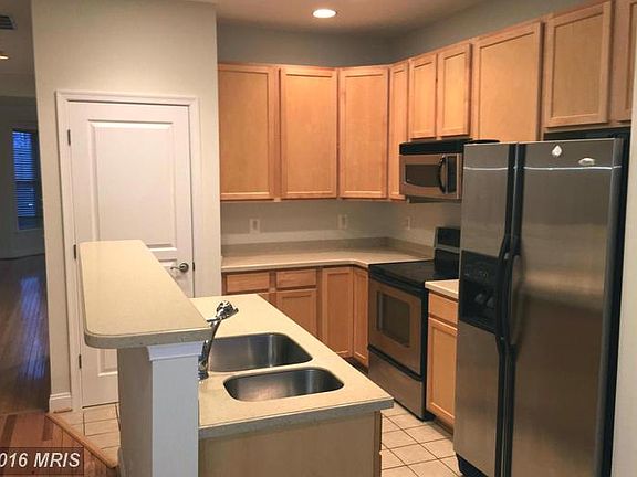 4th image of 807 Gamber Ct #3