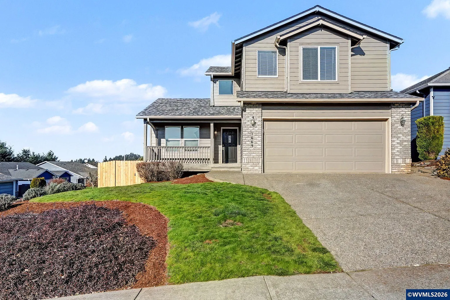 1669 Abbie Ave SE photo 1