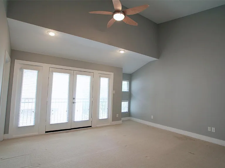 4701 Caroline St — Photo 18