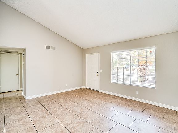 4th image of 1301 E Dava Dr