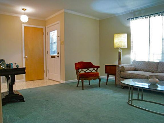 5th image of 417 Sheridan Dr