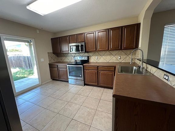 4th image of 1600 Anise Dr