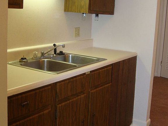 3rd image of 609 Clay St SE APT 2